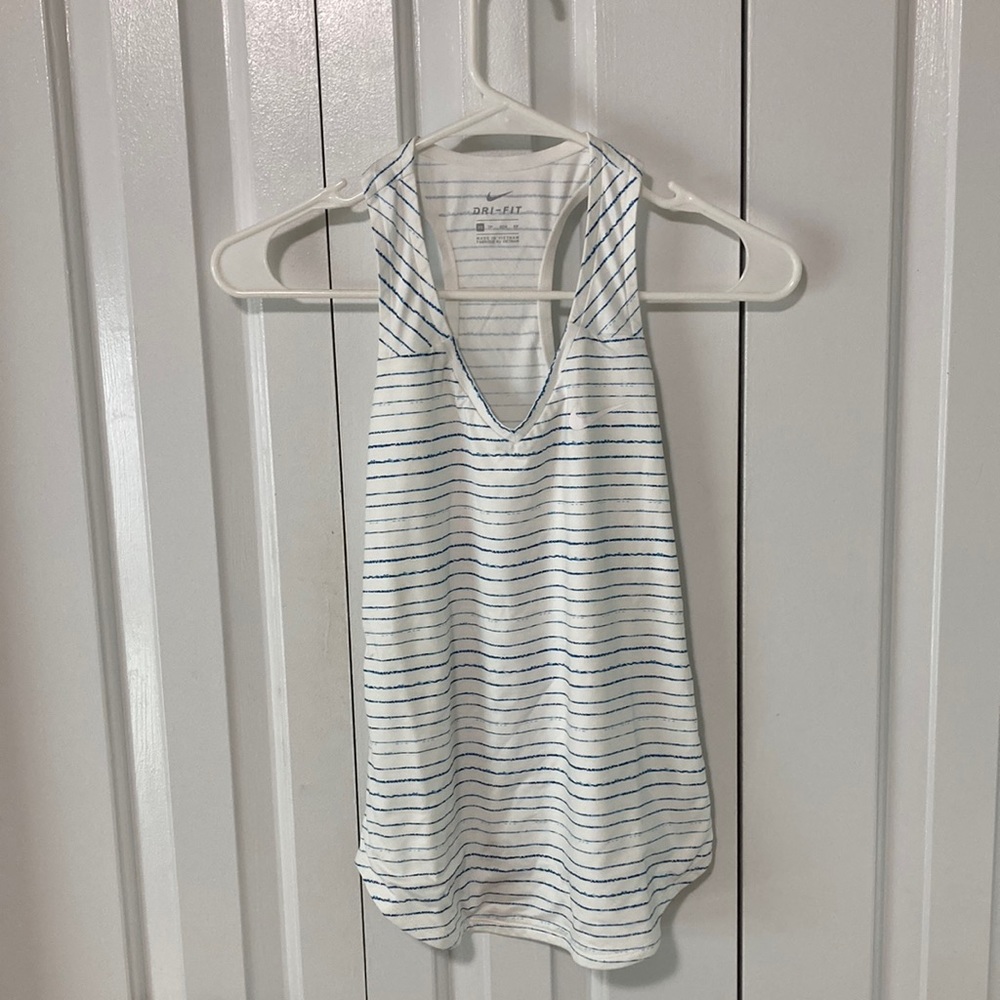 NWT Women’s white and blue tennis tank Dri-Fit top. Size XS. Non smoking home.